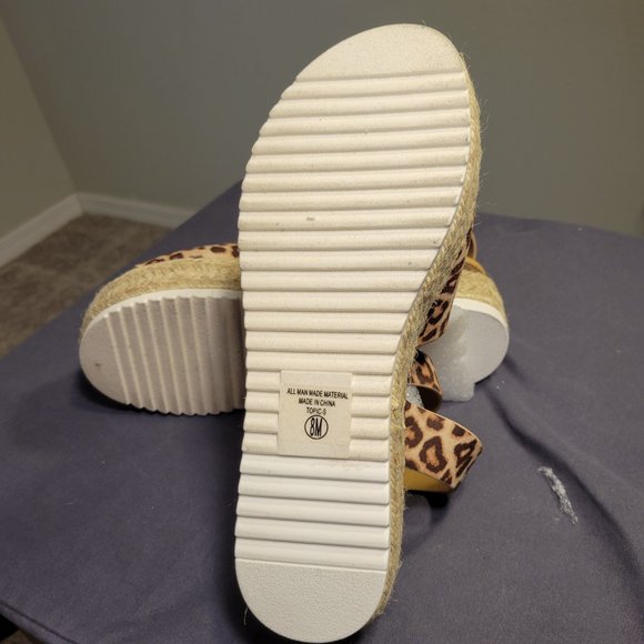 SODA WOMENS CHEETAH OPEN TOES S SANDLES - NEW WITH BOX - Picture 10 of 14